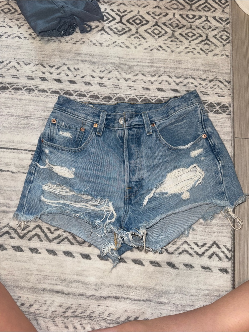 Distressed Levi’s Blue Denim Women’s Shorts size 26